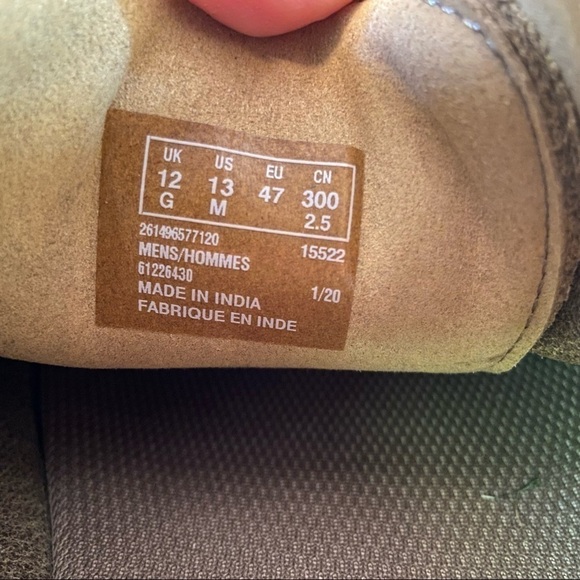 Quality Clarks sand colored suede shoes for ultimate comfort and timeless style. - Picture 4 of 5